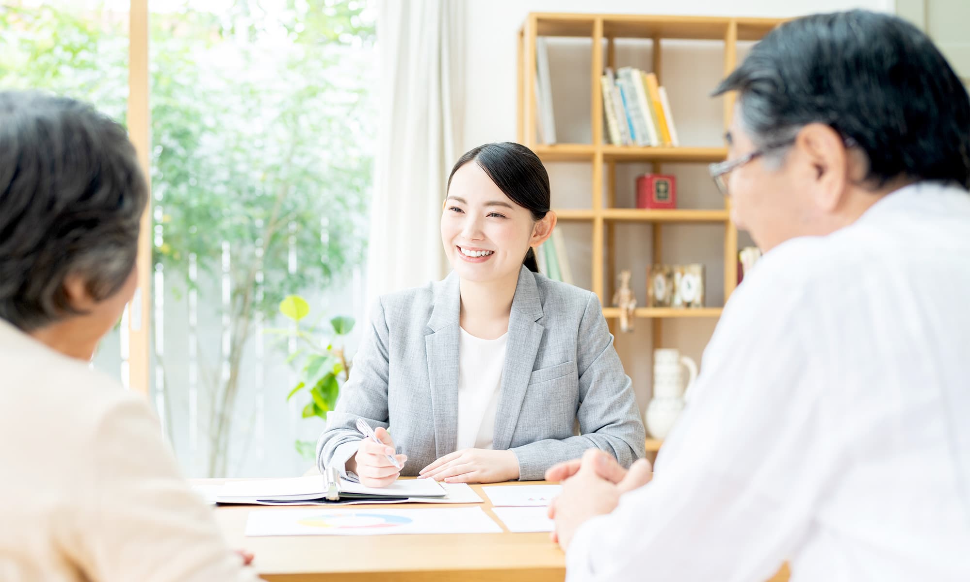 お客さま一人ひとりに合った保険をご提案します